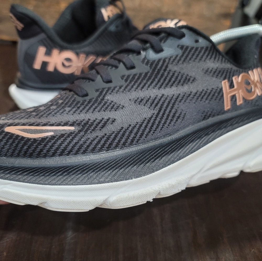 HOKA Clifton 9 "Black/Rose Gold" Wmns 7B  Fast Shipping - Picture 11 of 12
